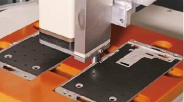 皓醇PUR熱熔膠在智能手機TP與支架粘接